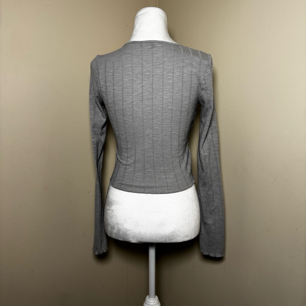 Forever 21 Light Gray Ribbed Top - Picture 3 of 6